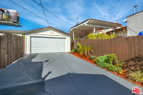 $1,350,000 | 4933 West 20th Street, Los Angeles, CA 90016