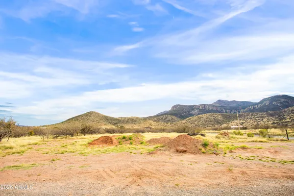 $275,000 | 2 East Acres Emma Lane, Hereford, AZ 85615