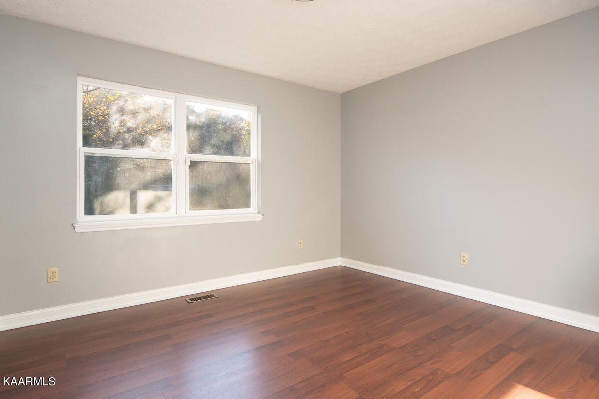 155 Pond Road Oliver Springs, TN 37840 - Photo 15 of 18 JBP_Pond155_Web-11