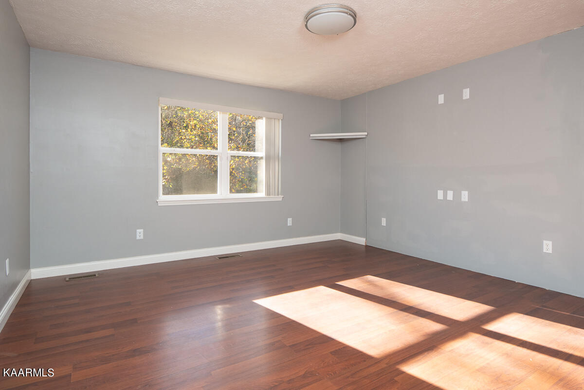 155 Pond Road Oliver Springs, TN 37840 - Photo 10 of 18 JBP_Pond155_Web-1