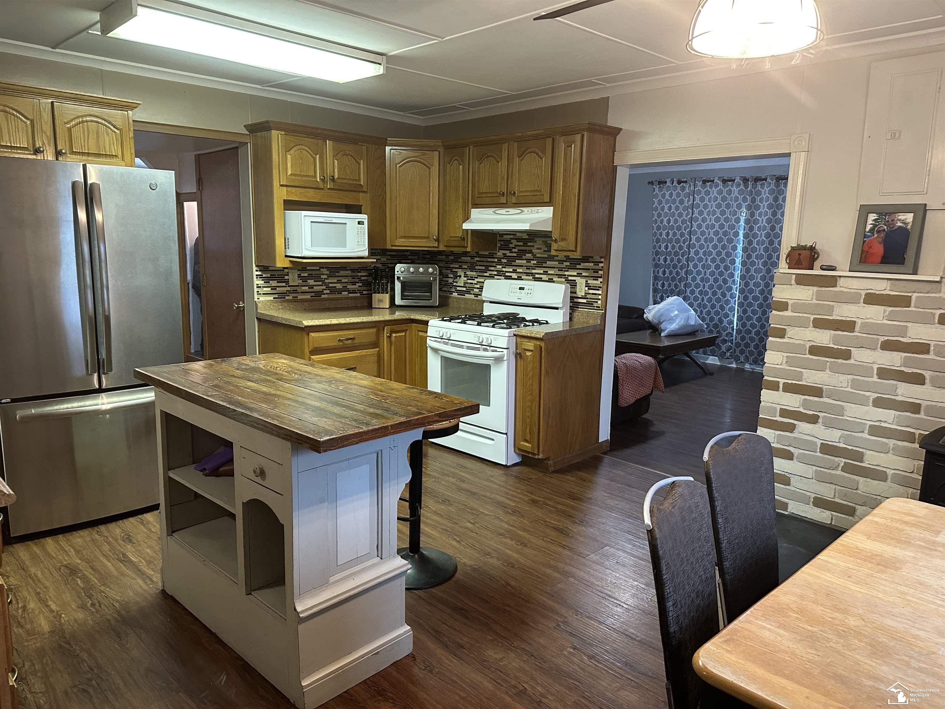 9405 Crabb Road Temperance, MI 48182 - Photo 6 of 39 Gallery Image 6