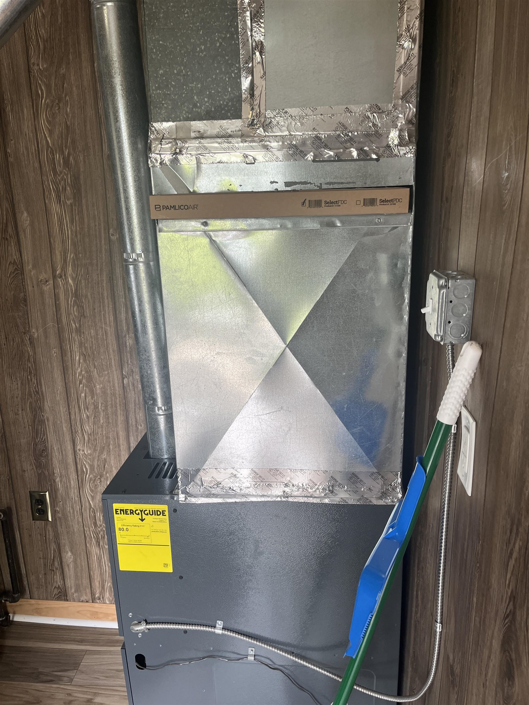 4226 Risedorph Street Burton, MI 48509 - Photo 14 of 20 50153858-618db86a-dcee-4ad5-aa71-a44663965ee4.JPG
