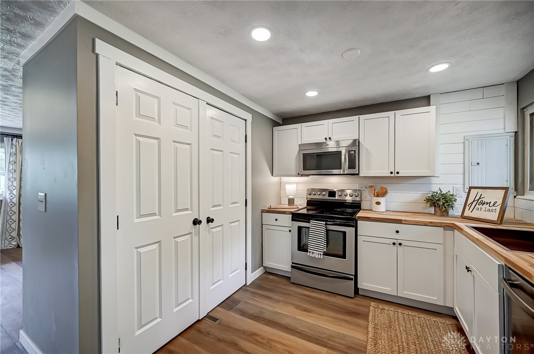4455 East Kitridge Road Dayton, OH 45424 - Photo 17 of 43