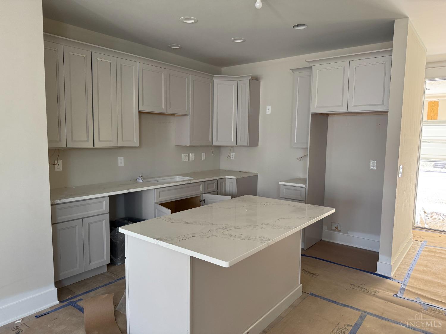 3408 Brotherton Road Cincinnati, OH 45209 - Photo 6 of 12