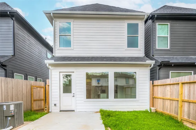 $2,350 | 4605 Terry Street, Houston, TX 77009