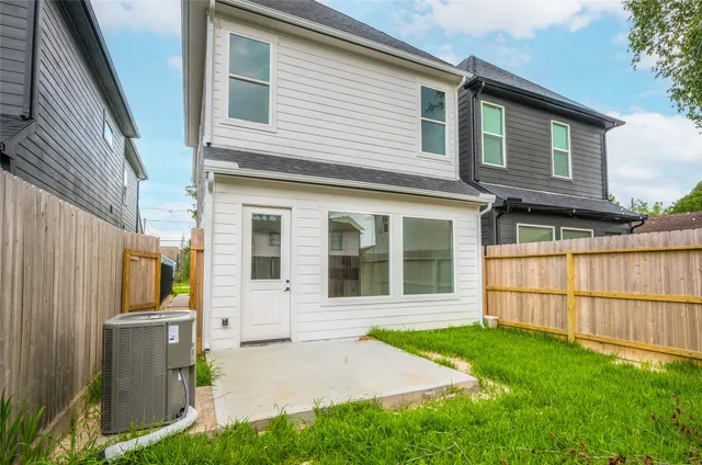 $2,350 | 4605 Terry Street, Houston, TX 77009