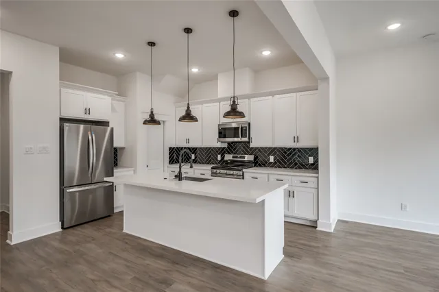 $2,350 | 4605 Terry Street, Houston, TX 77009