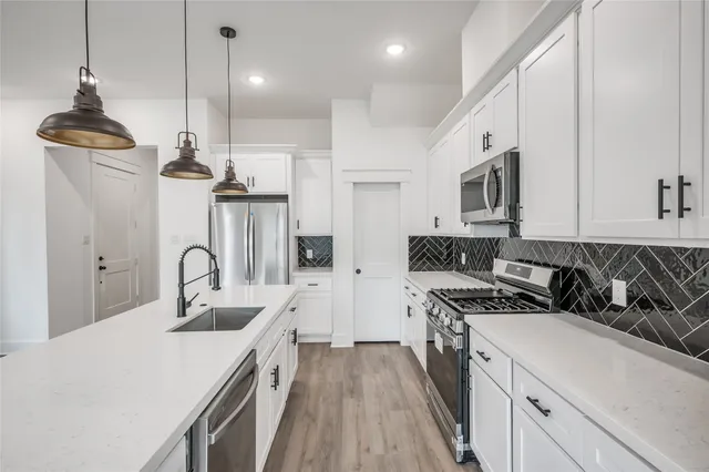 $2,350 | 4605 Terry Street, Houston, TX 77009