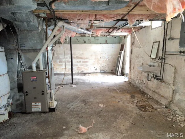 $35,000 | 3236 Royalton Avenue, Breckenridge Hills, MO 63114