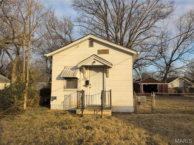 $35,000 | 3236 Royalton Avenue, Breckenridge Hills, MO 63114