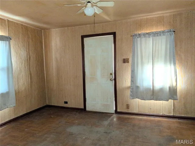 $35,000 | 3236 Royalton Avenue, Breckenridge Hills, MO 63114