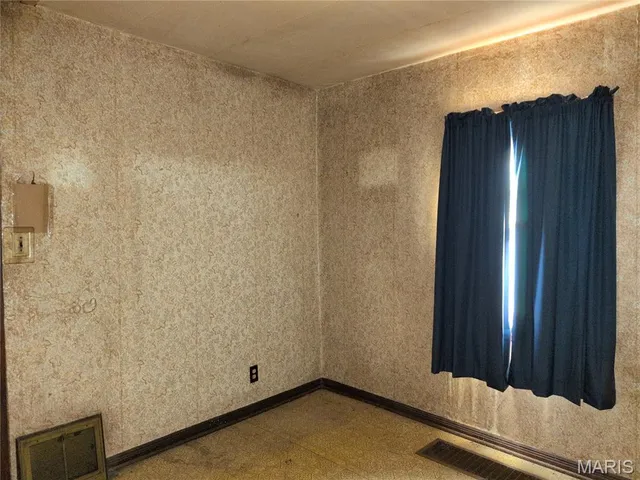 $35,000 | 3236 Royalton Avenue, Breckenridge Hills, MO 63114