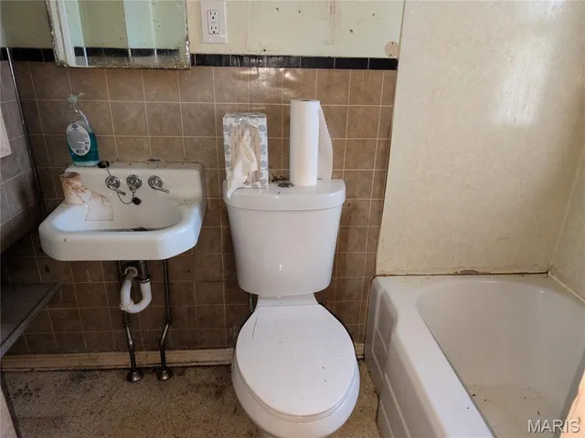 $35,000 | 3236 Royalton Avenue, Breckenridge Hills, MO 63114