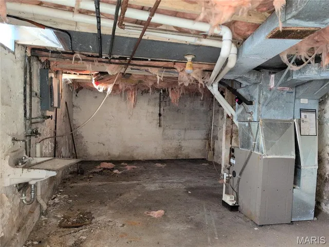 $35,000 | 3236 Royalton Avenue, Breckenridge Hills, MO 63114