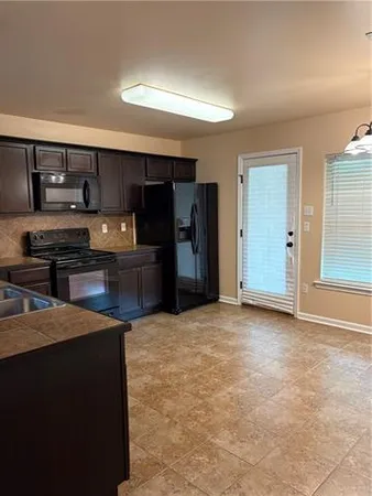 $1,700 | 18025 Bass Lake Trail, Ponchatoula, LA 70454