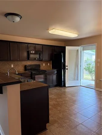 $1,700 | 18025 Bass Lake Trail, Ponchatoula, LA 70454