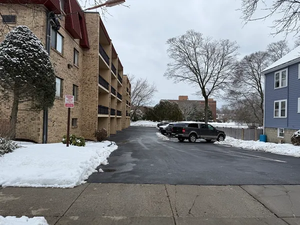 $1,900 | 43-51 Albion Street, Unit C9, Melrose, MA 02176