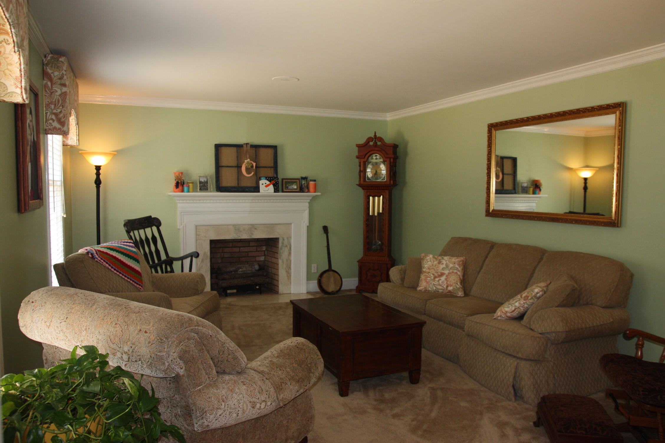 1418 Cumberland Circle Rockingham, NC 28379 - Photo 2 of 34 living room