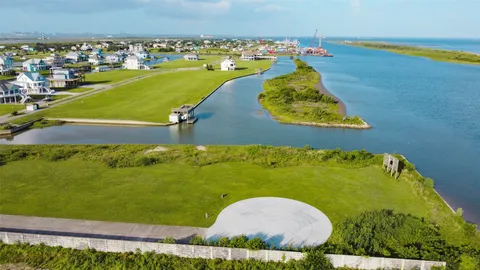 $170,000 | 1509 Laguna Harbor Lane, Port Bolivar, TX 77650