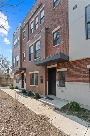 $829,000 | 3906 Edwards Road, Unit B, Cincinnati, OH 45209