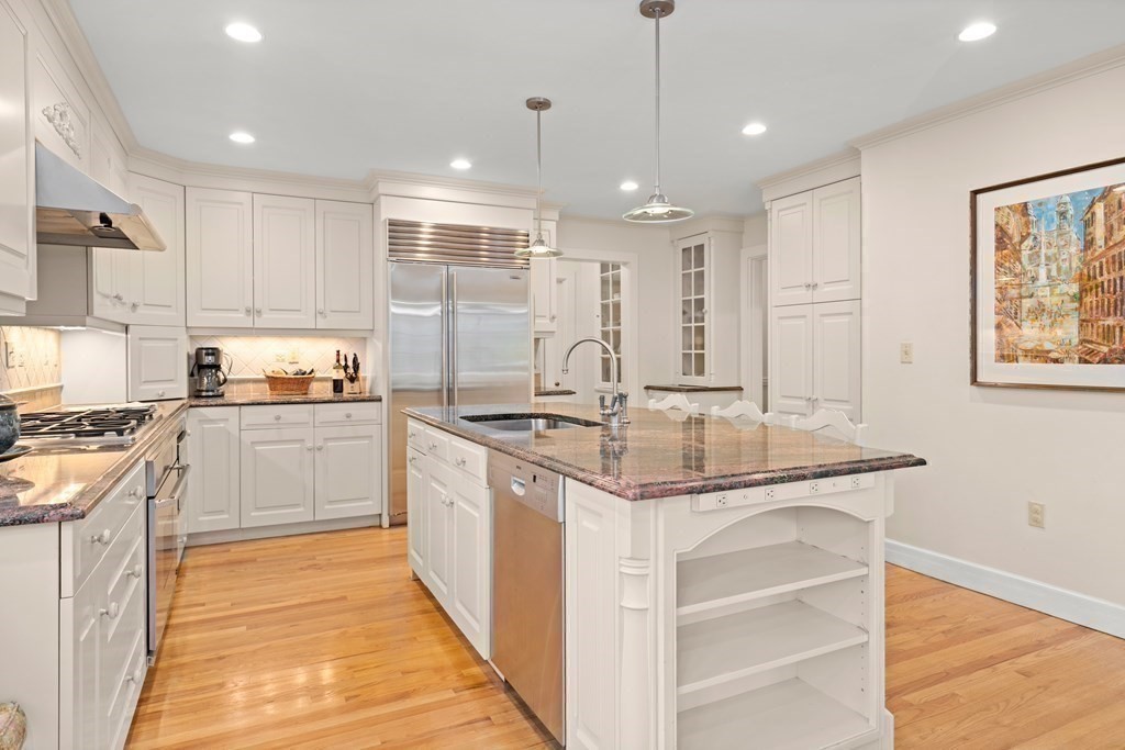 60 Dover Road Wellesley, MA 02482 - Photo 13 of 36
