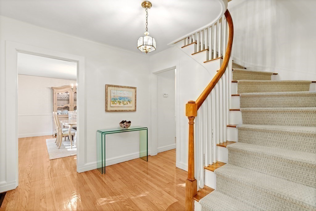 60 Dover Road Wellesley, MA 02482 - Photo 3 of 36