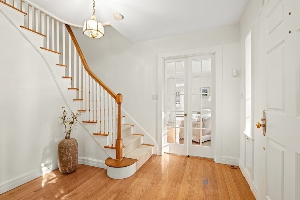 60 Dover Road Wellesley, MA 02482 - Photo 4 of 36