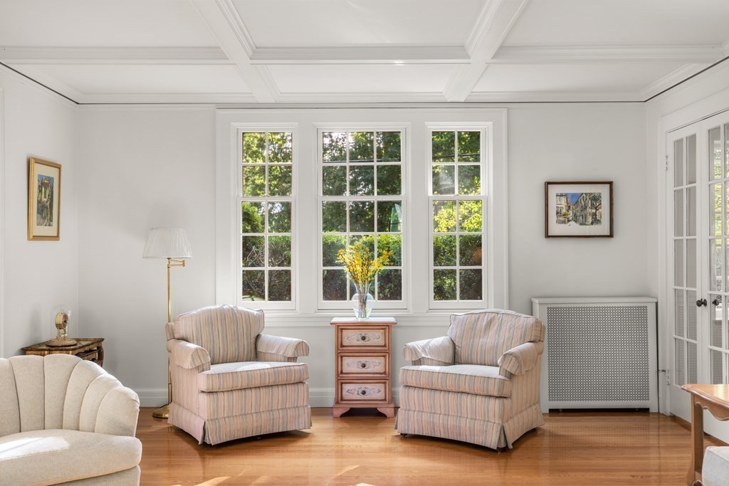 60 Dover Road Wellesley, MA 02482 - Photo 8 of 36