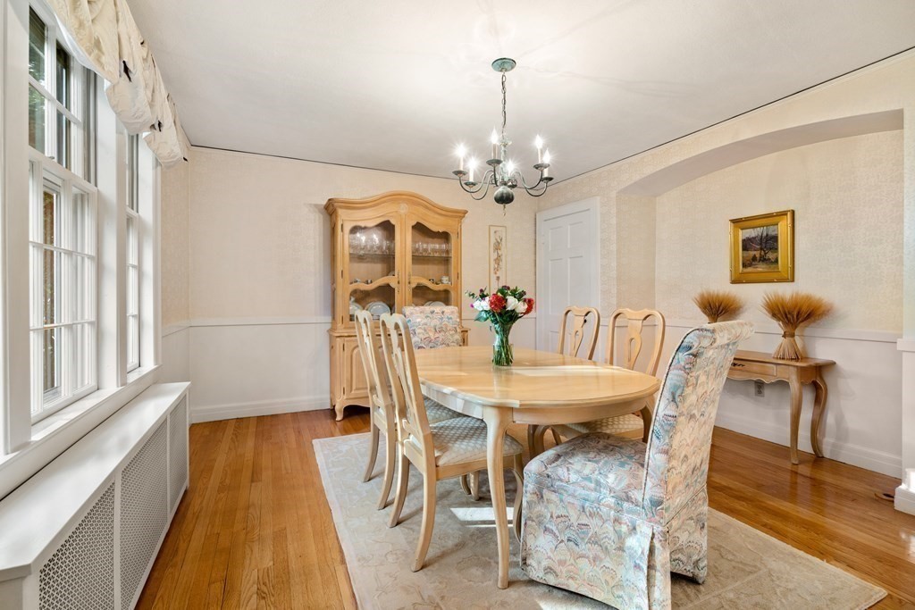 60 Dover Road Wellesley, MA 02482 - Photo 10 of 36