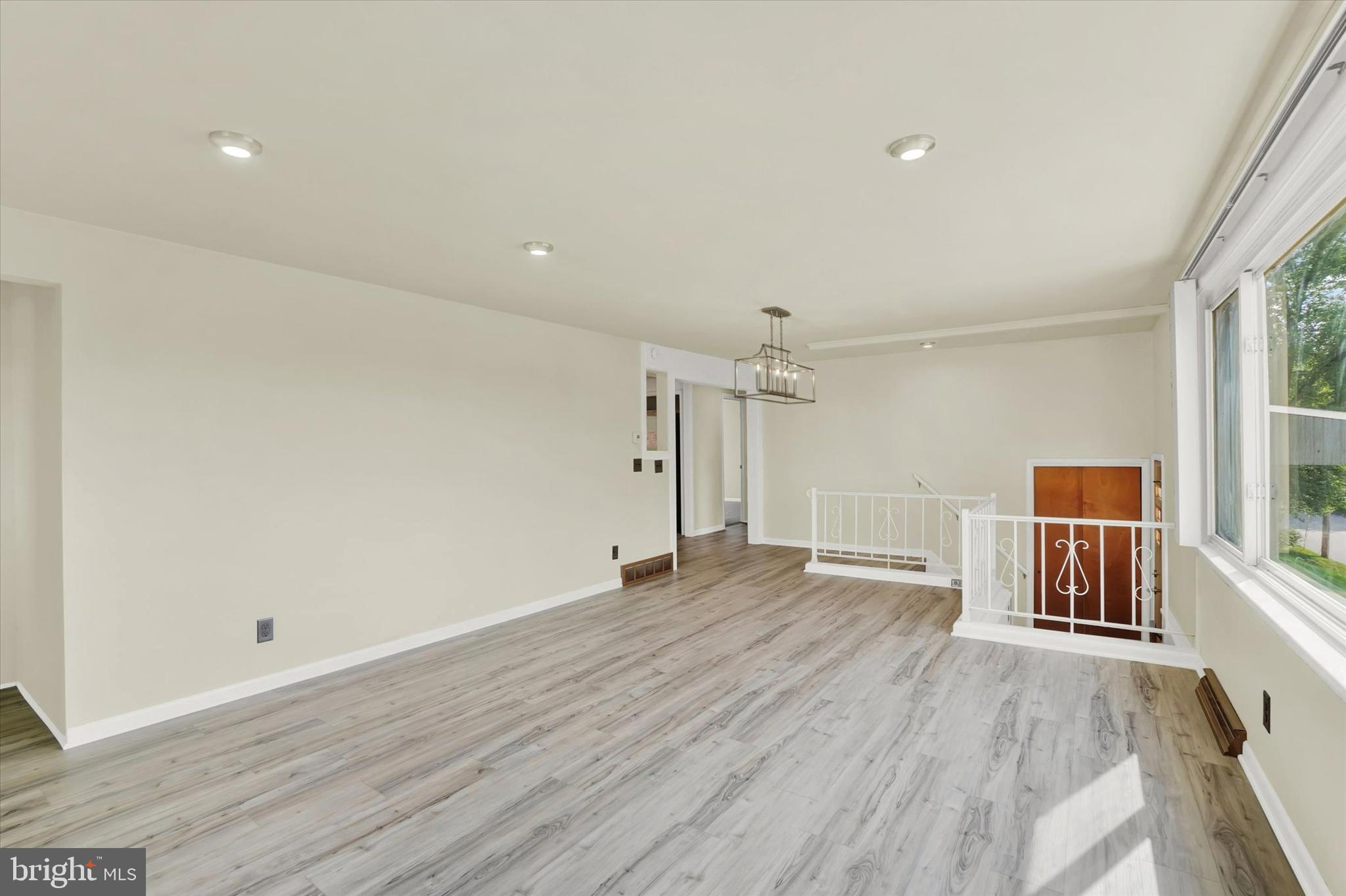 213 West Locust Lane York, PA 17406 - Photo 4 of 31 Gallery Image 4