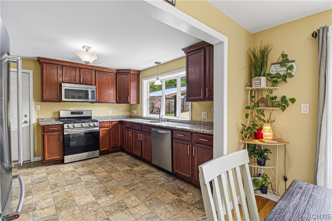 37 Taber Road New Hartford, NY 13413 - Photo 12 of 36