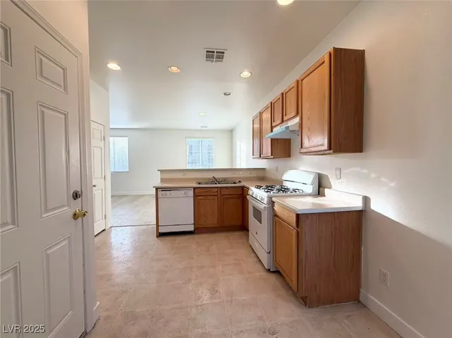 $1,895 | 9888 Fountain Walk Avenue, Las Vegas, NV 89149