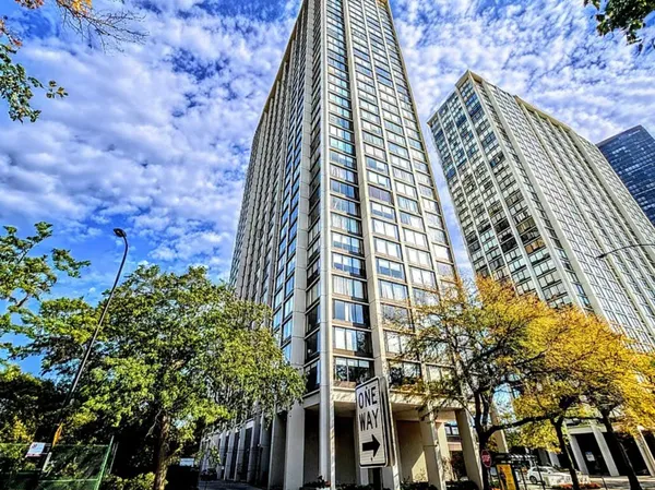 $1,850 | 5455 North Sheridan Road, Unit 2703, Chicago, IL 60640