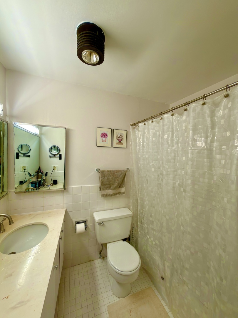 5455 North Sheridan Road, Unit 2703 Chicago, IL 60640 - Photo 8 of 12