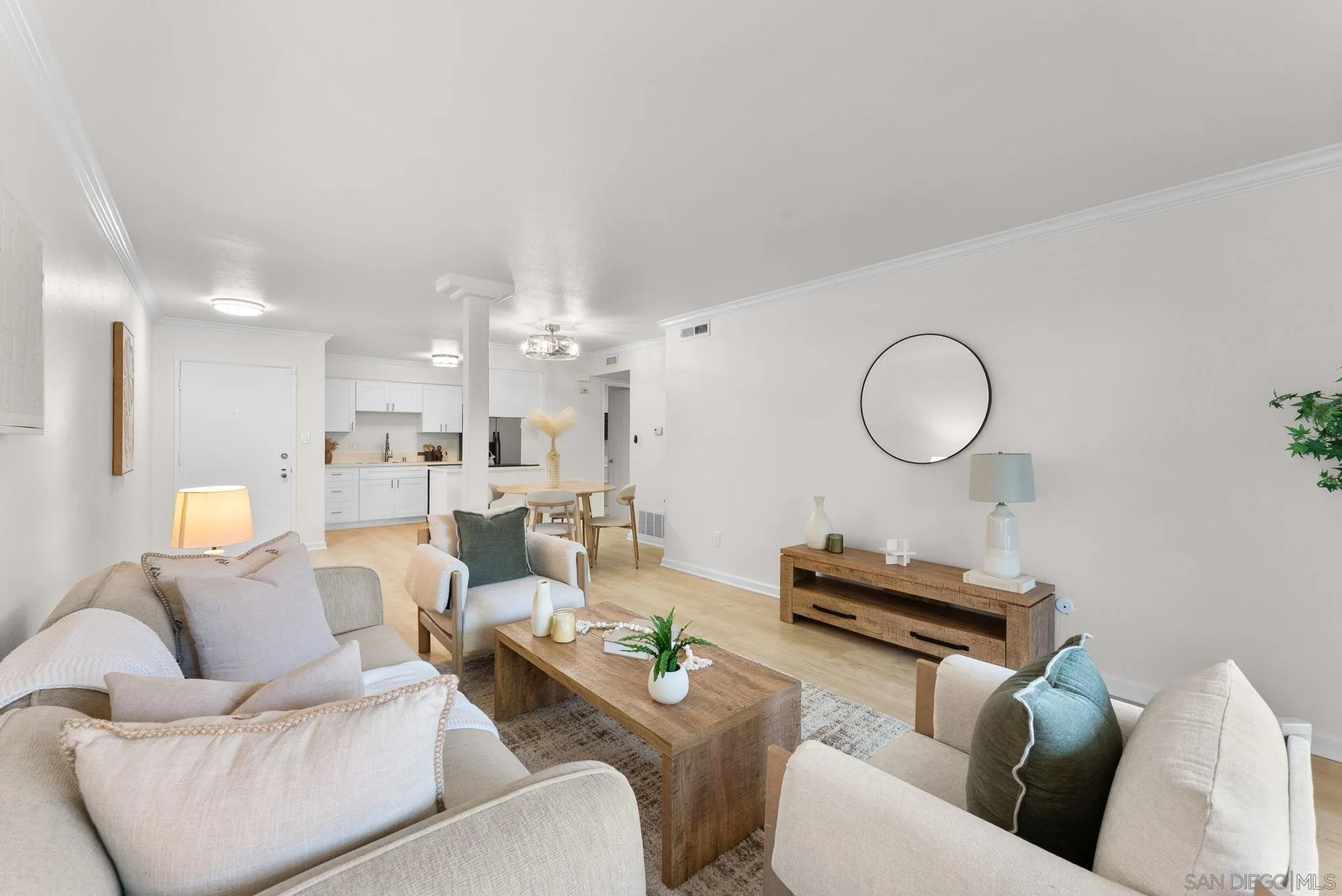 4201 Bonita Road, Unit 135 Bonita, CA 91902 - Photo 5 of 23 Living Room