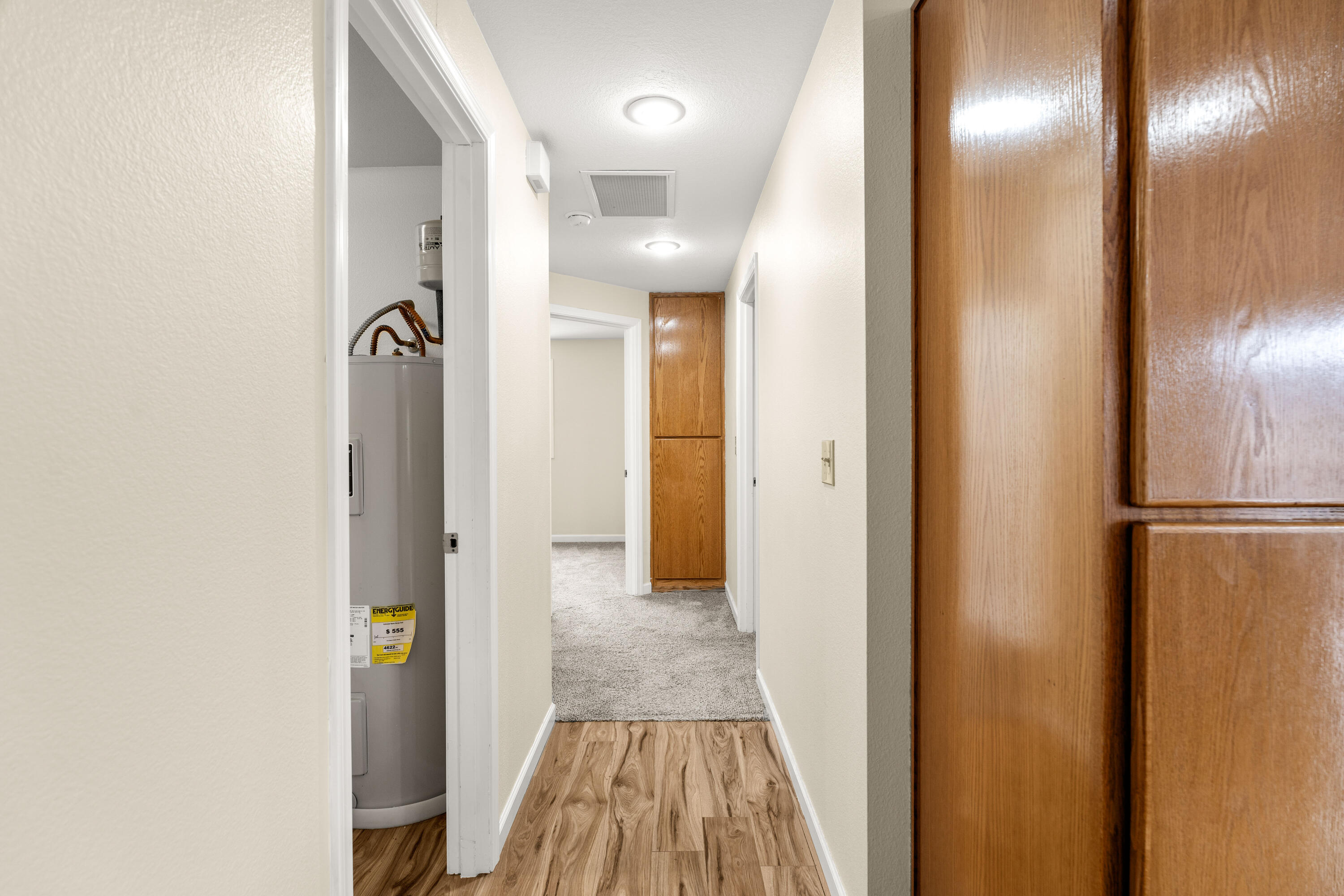 2217 Northeast Wells Acres Road Bend, OR 97701 - Photo 15 of 18 23-Hallway