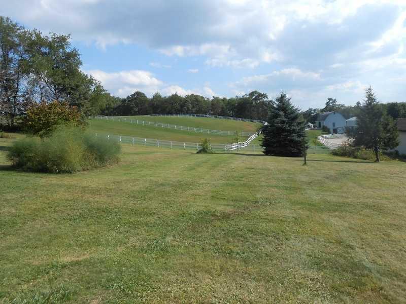 60 Welsh Road Washington, PA 15301 - Photo 4 of 17 Yard/Garden.