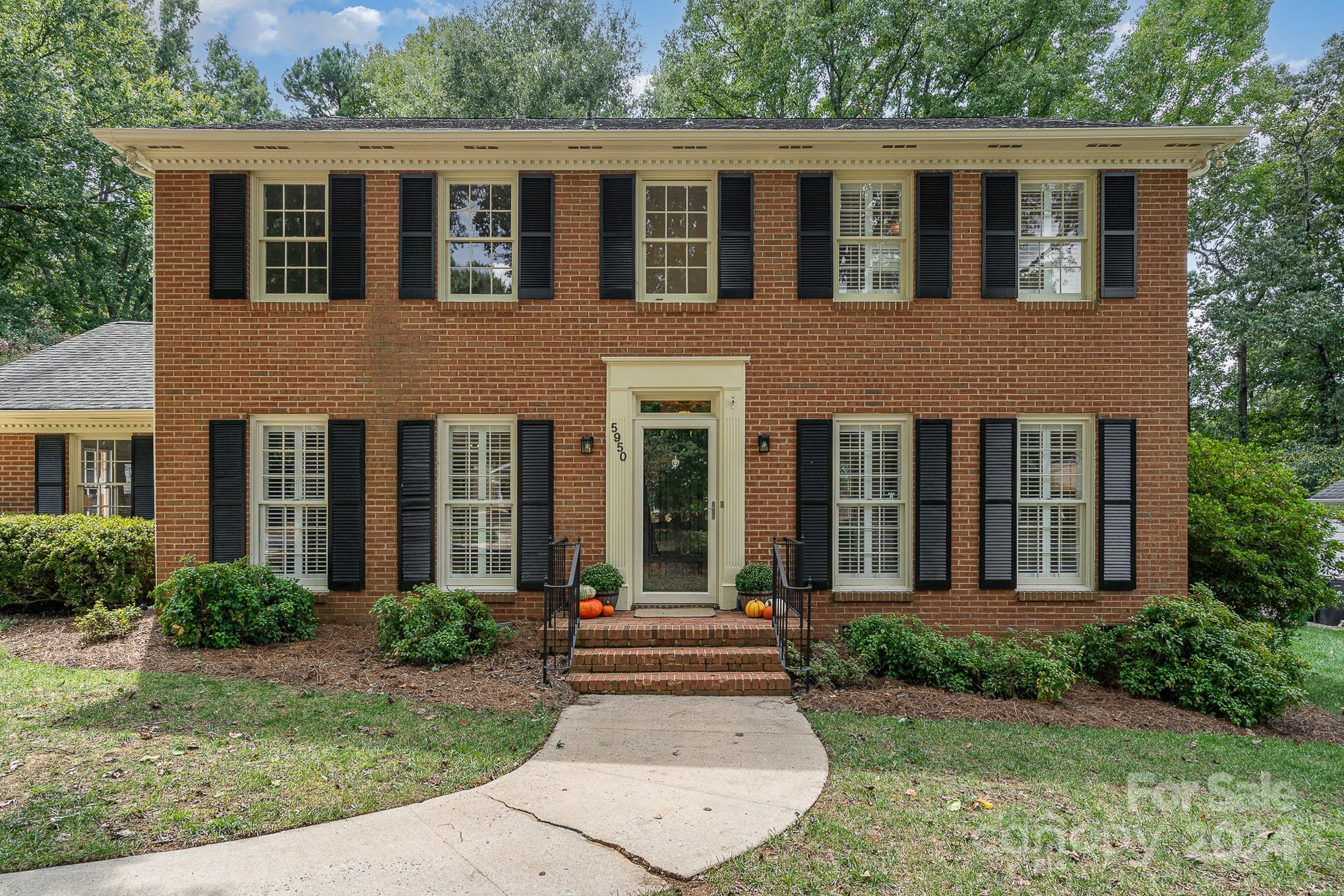 5950 Brace Road Charlotte, NC 28211 - Photo 3 of 39 Gallery Image 3