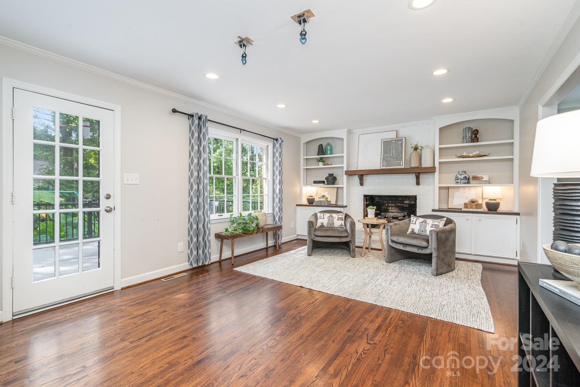 5950 Brace Road Charlotte, NC 28211 - Photo 7 of 39 Gallery Image 7