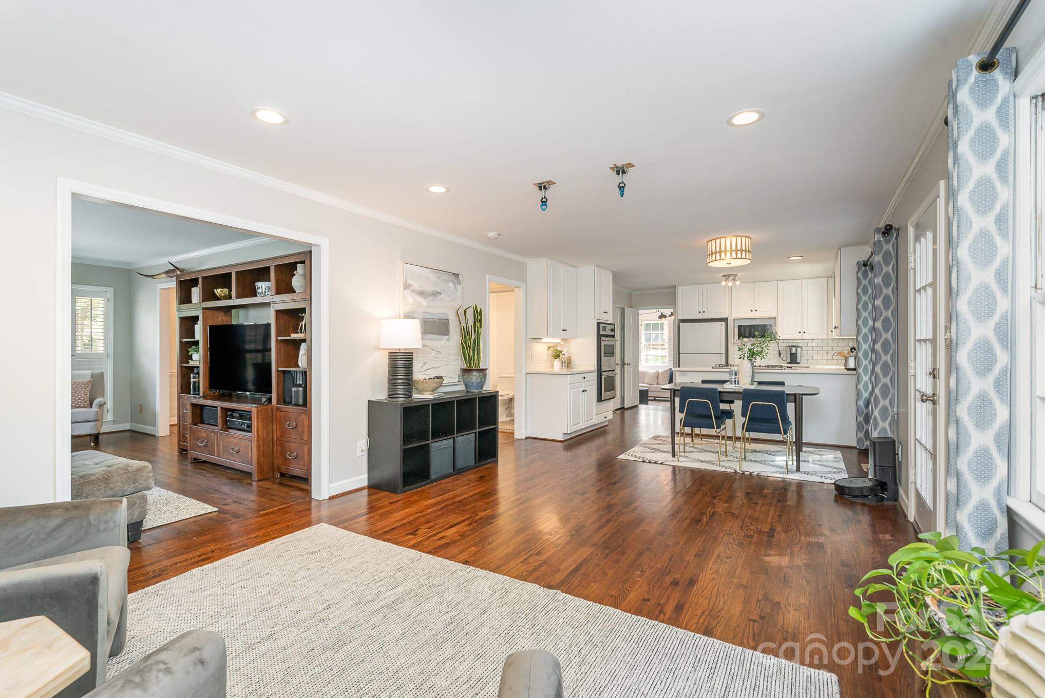 5950 Brace Road Charlotte, NC 28211 - Photo 9 of 39 Gallery Image 9