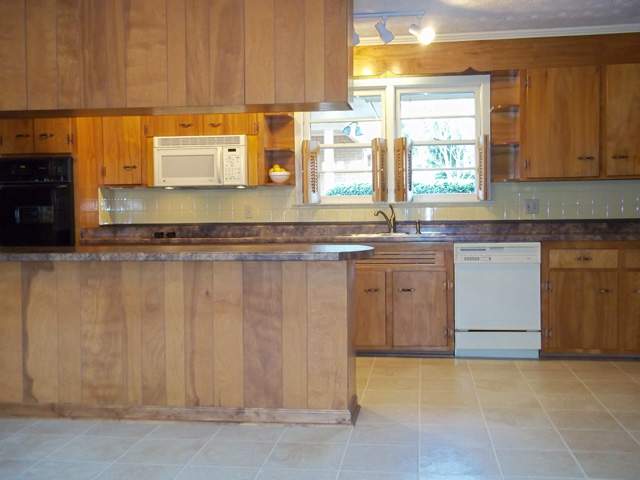 306 New Perry Road Greenville, SC 29617 - Photo 4 of 13 Gallery Image 4