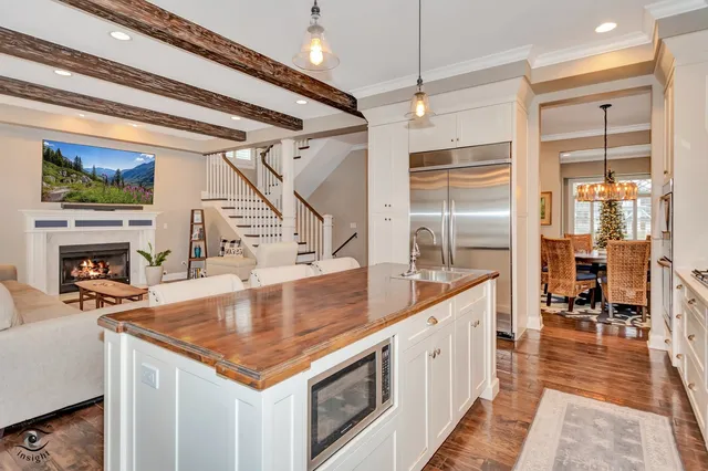 $1,350,000 | 117 South La Grange Road, La Grange, IL 60525