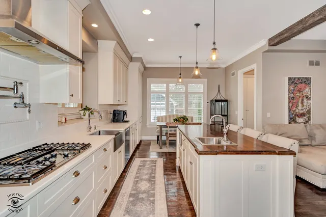 $1,350,000 | 117 South La Grange Road, La Grange, IL 60525