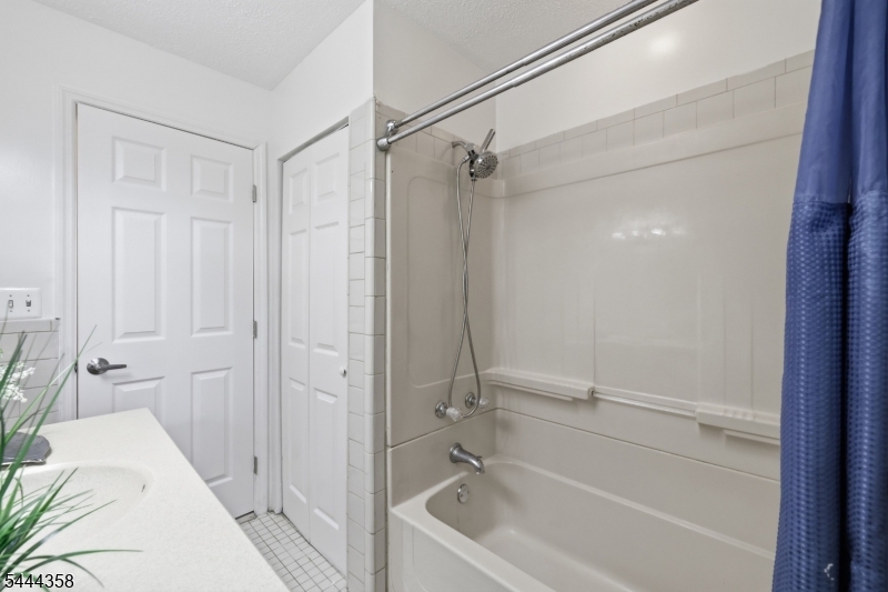 264 Vanderveer Road Bridgewater, NJ 08807 - Photo 14 of 25