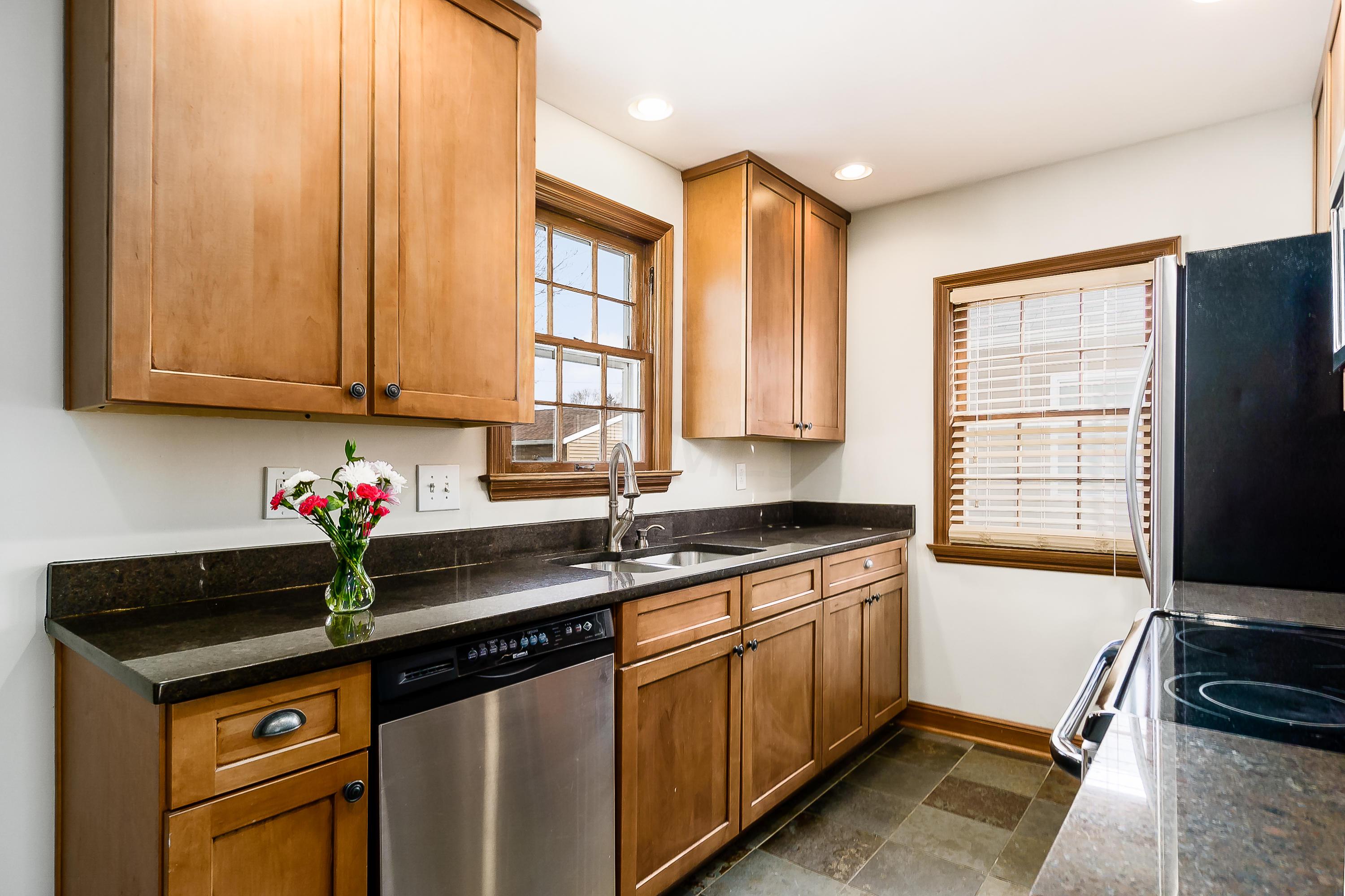 178 East Beaumont Road Columbus, OH 43214 - Photo 3 of 33 Gallery Image 3