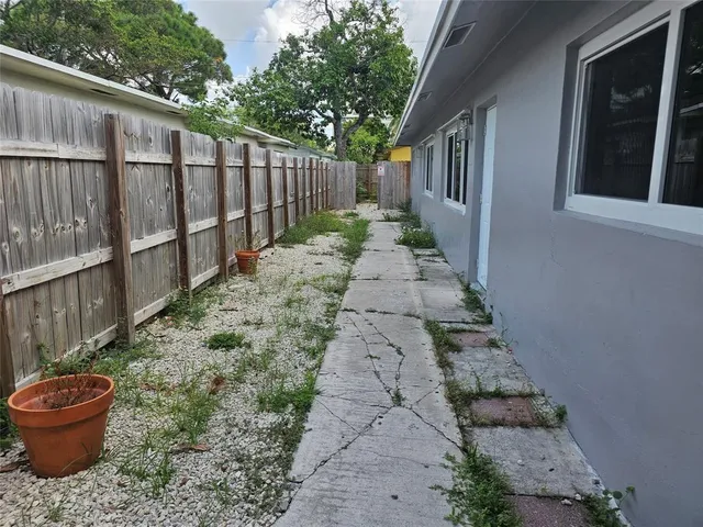 $2,450 | 831-833 Southwest 7th Street, Pompano Beach, FL 33060