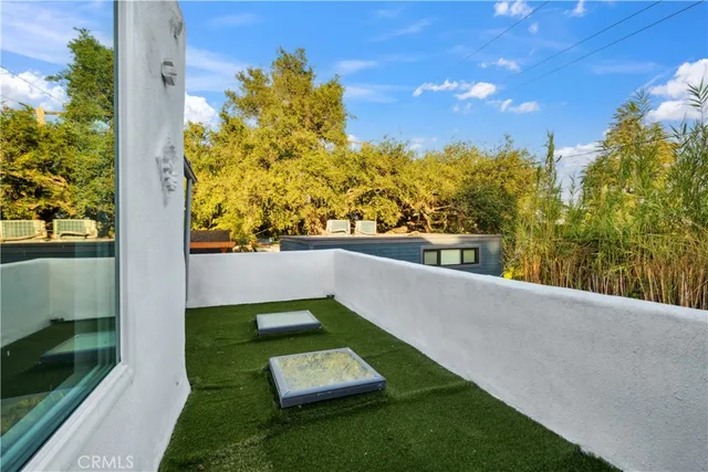 $1,699,999 | 1290 East Woodbury Road, Pasadena, CA 91104