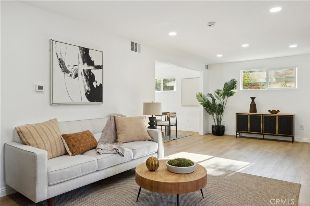 1290 East Woodbury Road Pasadena, CA 91104 - Photo 7 of 70