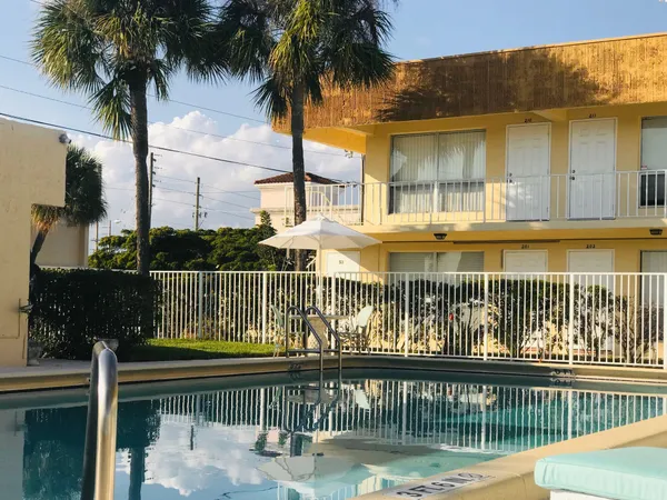 $2,550 | 541 Northeast 48th Street, Unit 205, Boca Raton, FL 33431
