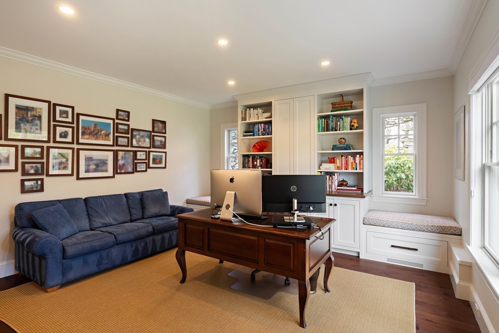 75 Dalton Road Newton, MA 02459 - Photo 11 of 23